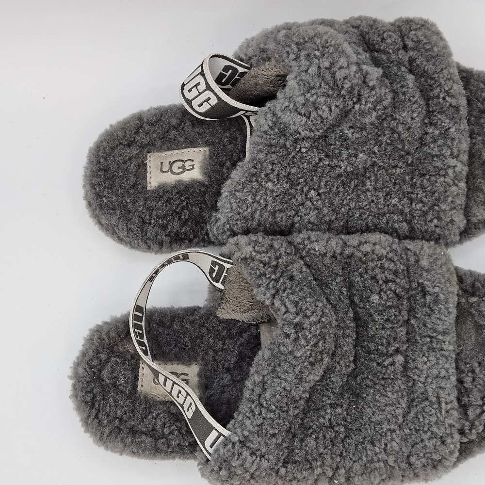 Ugg Classic fluffy sherpa slippers size 5 - Picture 12 of 16